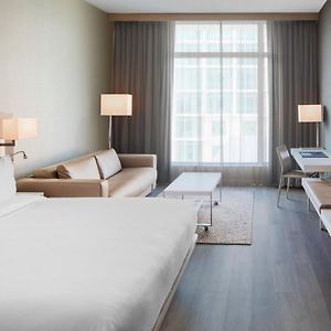 Premium Guest Room 1 King Sofa bed Promenade view